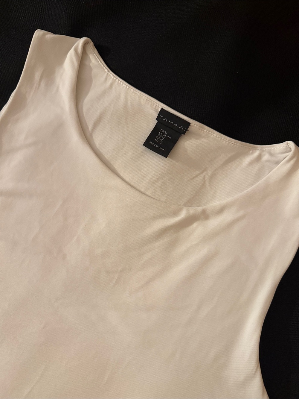 Tahari White Sleeveless Scoop Neck Tank Size XL